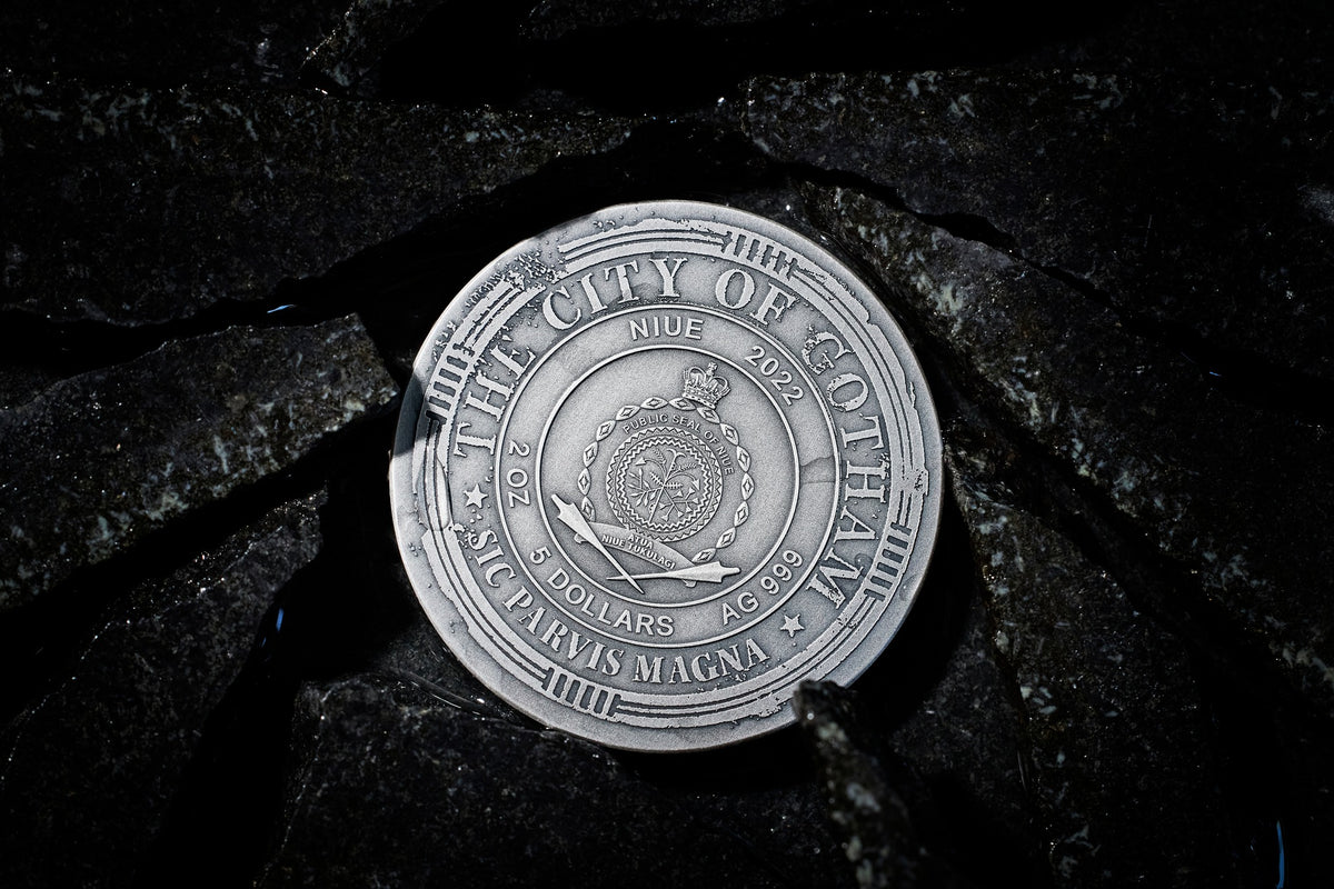 Niue Island 2024 $5 The Batman DARK KNIGHT 2 Oz .999 Silver UHR 2.7mm UV Printing