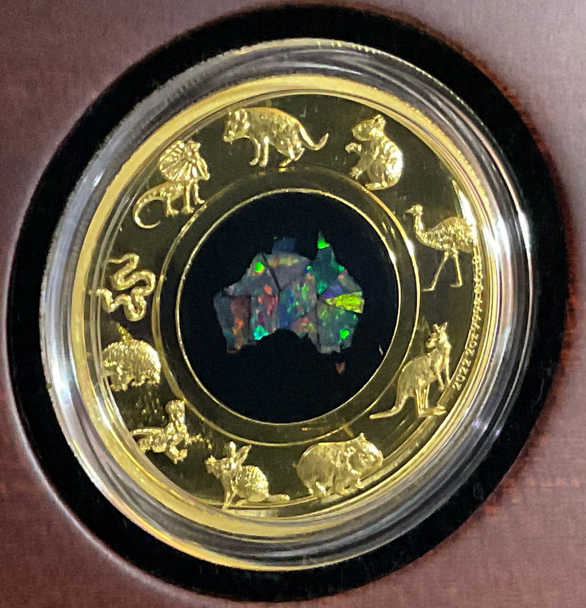 Australia 2022 $200 Great Southern Land 2oz Gold Proof Opal Coin. Agled view of reverse.