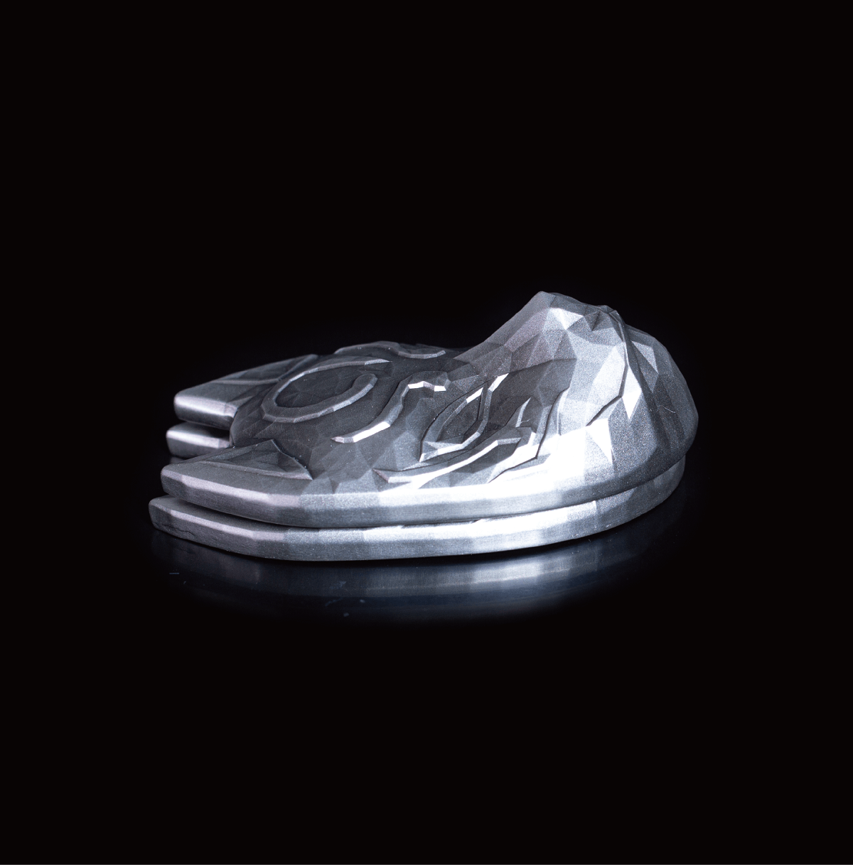KOMSCO South Korea 2023 2023  Kitsune Japanese Traditional Mask 2oz .999 Silver Stacker Side View