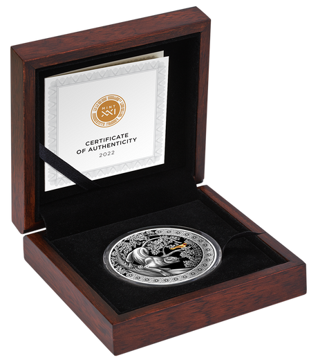 Ghana 2022 10 Cedis Panther Hunting in the Wild Selectively Gilded 2 oz .999 Antique Silver Coin Case